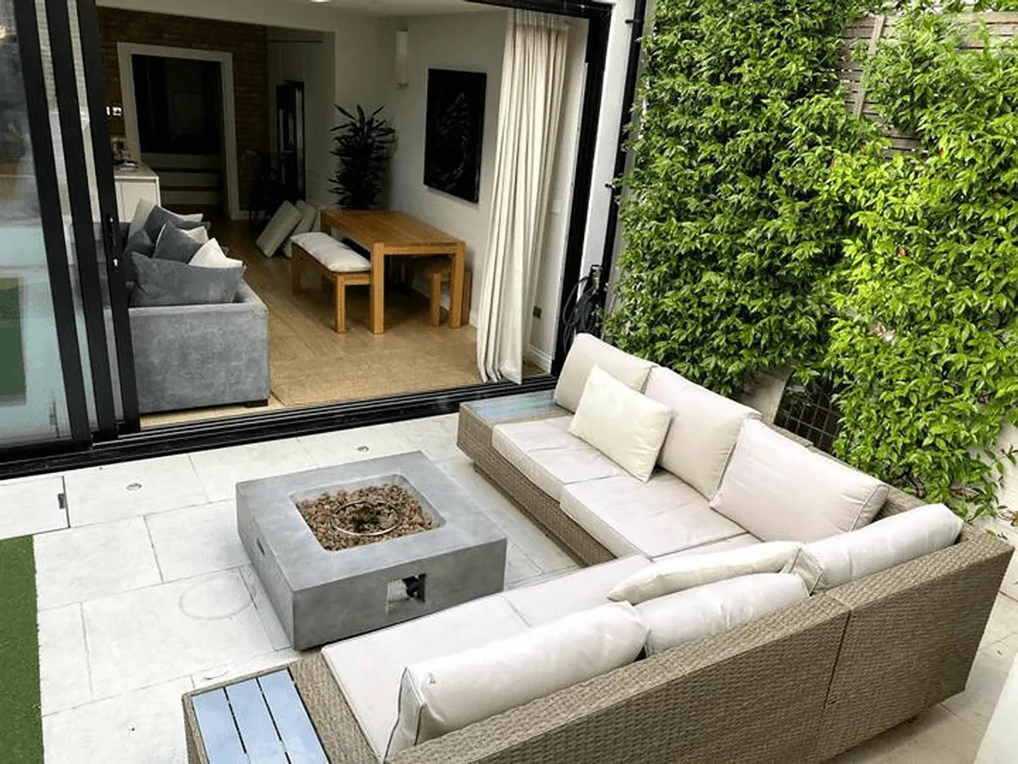 Apartament Sleek 2 Bedroom Flat With Private Patio & Firepit In Shepherds Bush, Near Hammersmith *
