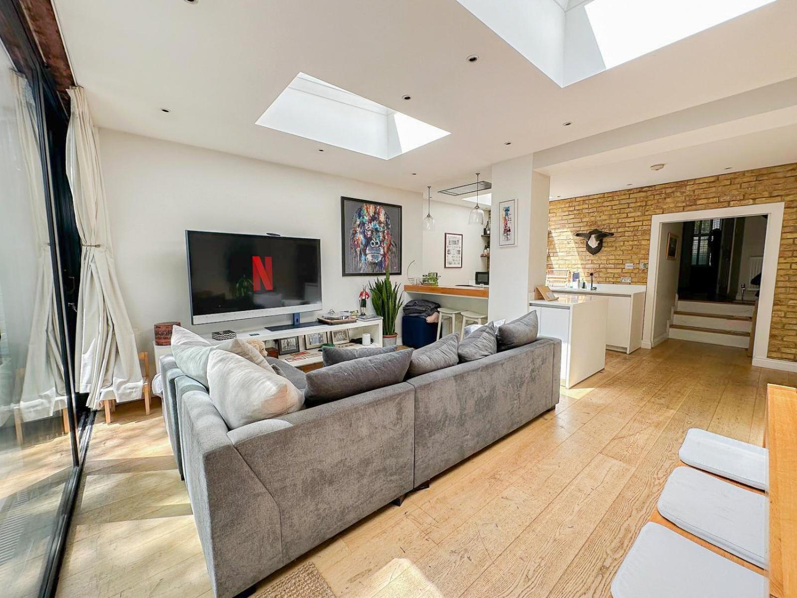Apartament Sleek 2 Bedroom Flat With Private Patio & Firepit In Shepherds Bush, Near Hammersmith